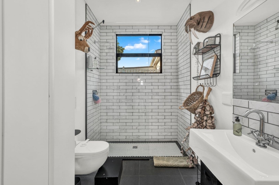 4 Bedroom Property for Sale in Oranjezicht Western Cape